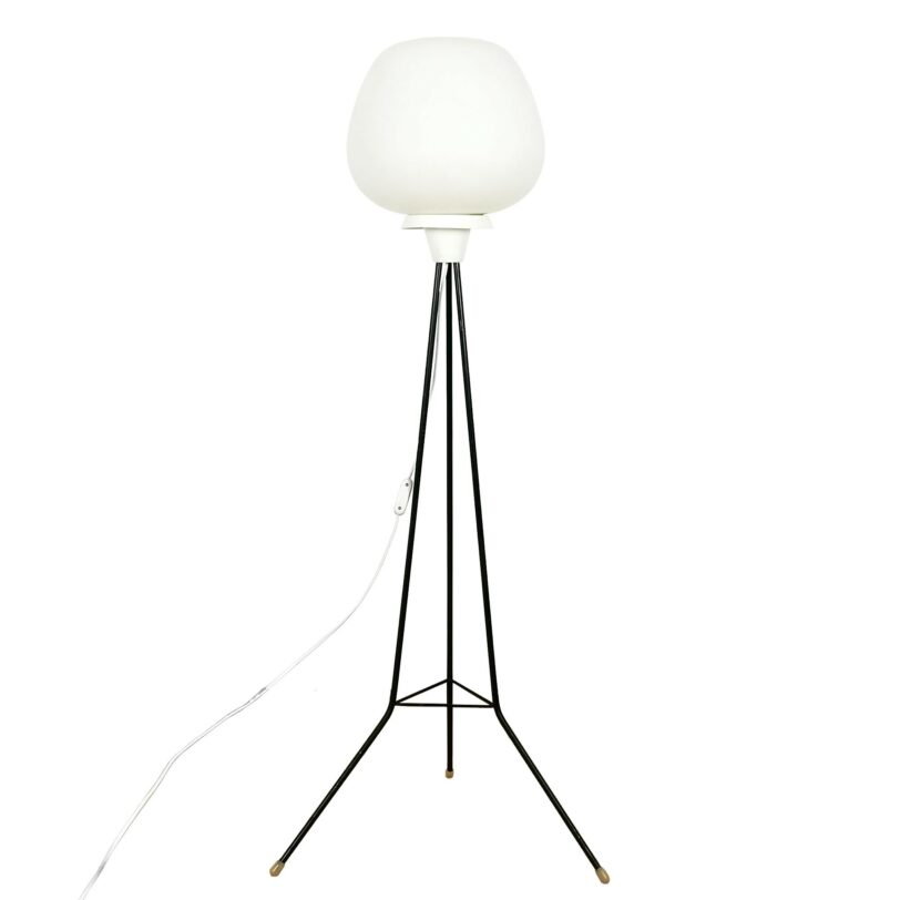 tripod standing lamp